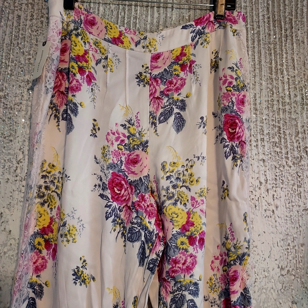 Anthropologie Pink and Cream Floral Lace Wide-Leg High Waist Satin Pants Sz-12 - Picture 7 of 13